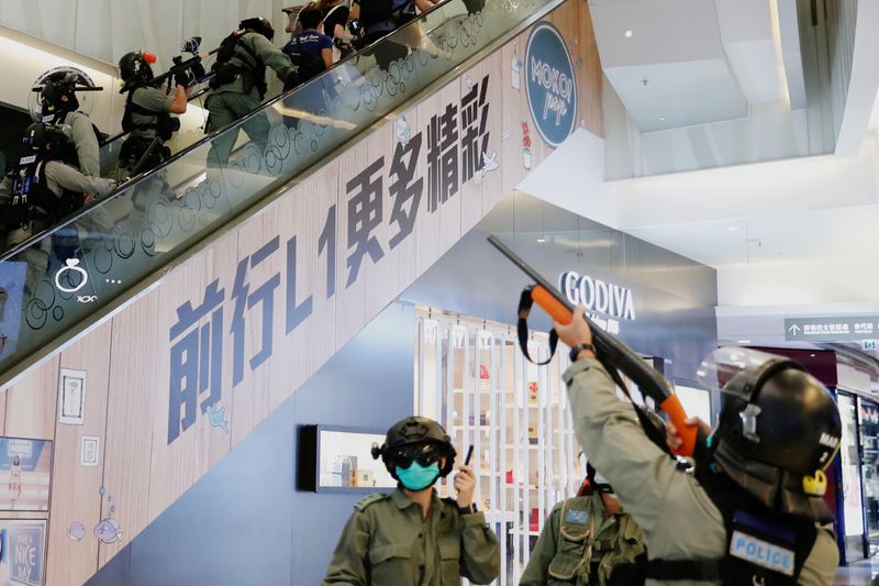 &copy; Reuters. 警察への批判を「政治的な武器」にすべきでない＝香港監察機関