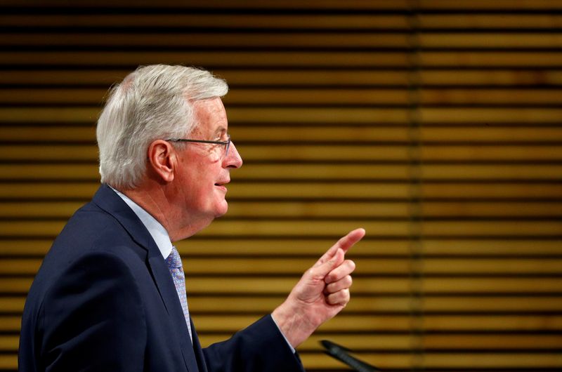 © Reuters. EU Brexit negotiator Michel Barnier gives a news conference in Brussels