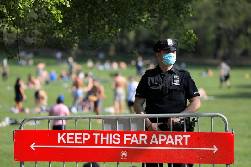 © Reuters. The coronavirus disease (COVID-19) outbreak in Manhattan, New York City