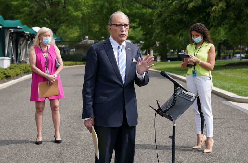 © Reuters. Larry Kudlow speaks about the economy at the White House in Washington