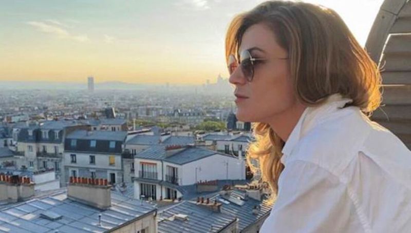 &copy; Reuters. Melody Gardot looks over Paris skyline