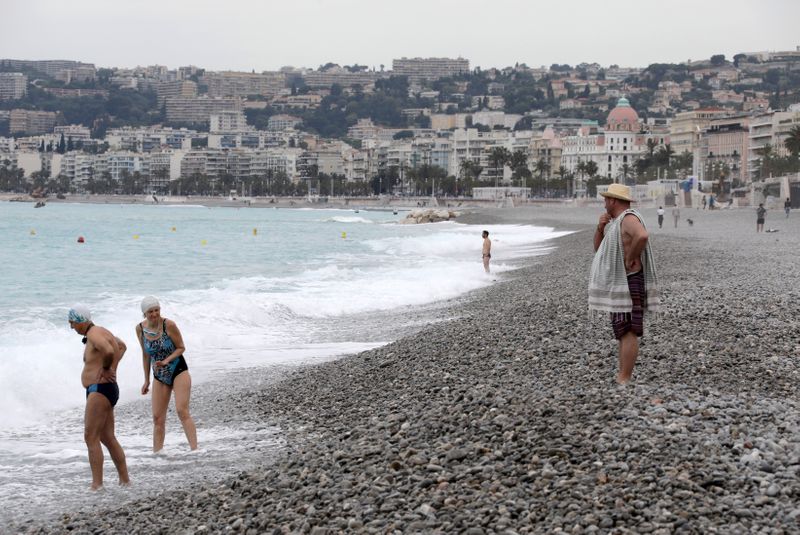 &copy; Reuters. France softens lockdown rules during the outbreak of the coronavirus disease (COVID-19) in Nice