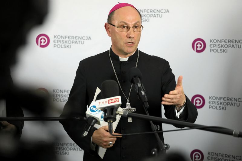 &copy; Reuters. FILE PHOTO: Archbishop Wojciech Polak speaks with media representatives in Warsaw