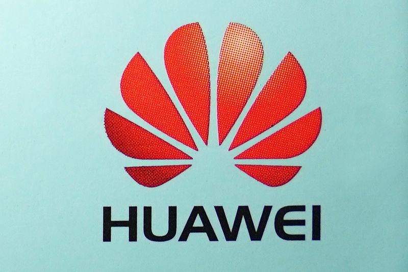 &copy; Reuters. The Huawei logo is pictured in the Manhattan borough of New York
