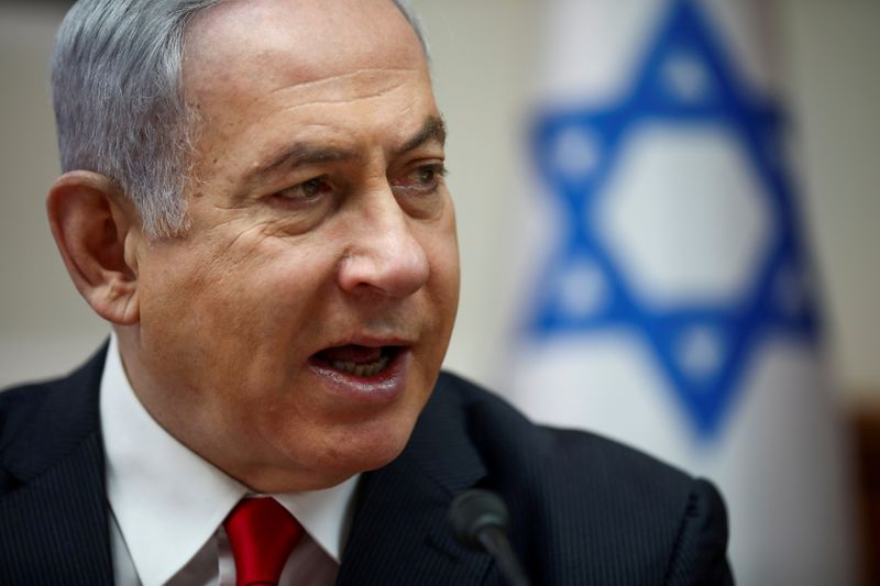 &copy; Reuters. FILE PHOTO: Israeli Prime Minister Benjamin Netanyahu speaks as he chairs the weekly cabinet meeting in Jerusalem