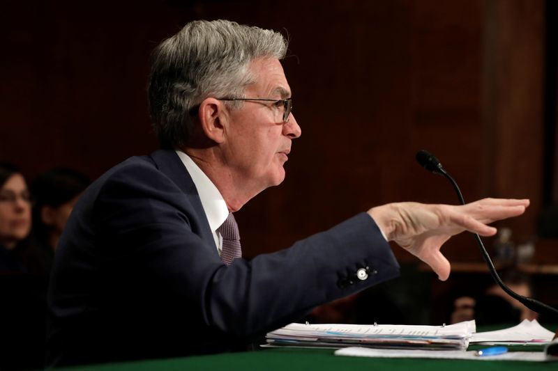 &copy; Reuters. Глава ФРС Джером Пауэлл выступает в сенатском банковском комитете в Вашингтоне