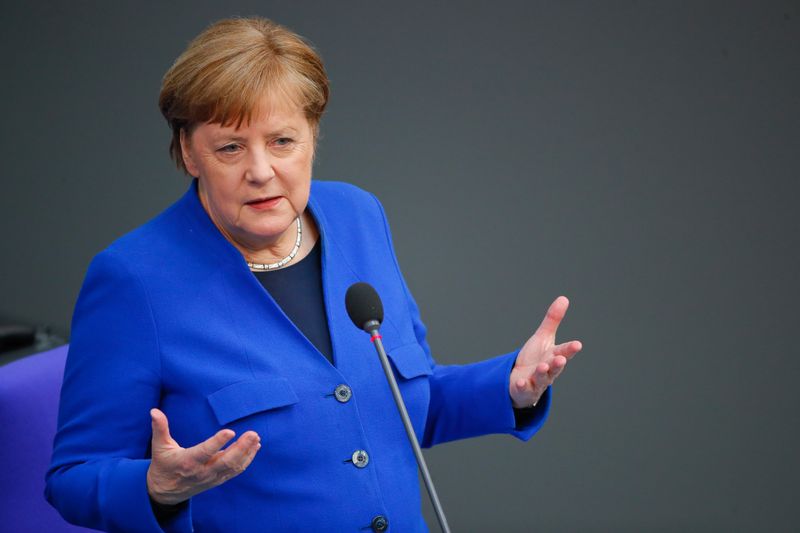 &copy; Reuters. Chanceler alemã Angela Merkel discursa no Parlamento em Berlim