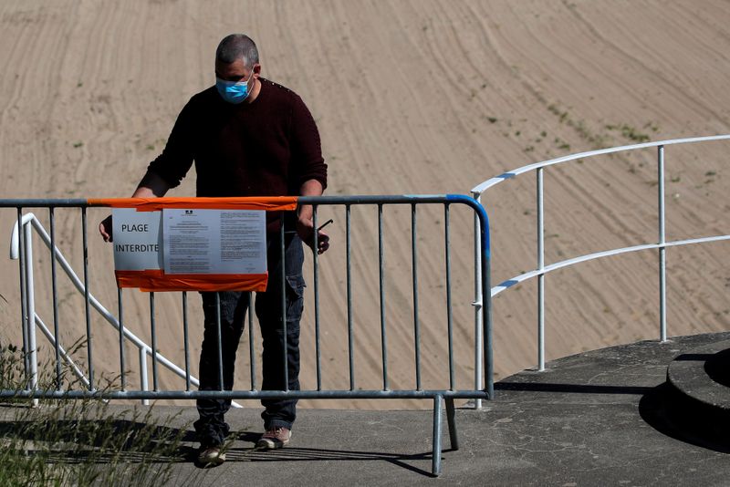 © Reuters. CORONAVIRUS: LA FRANCE ENREGISTRE 131 DÉCÈS ET 492 CAS SUPPLÉMENTAIRES EN 24 HEURES