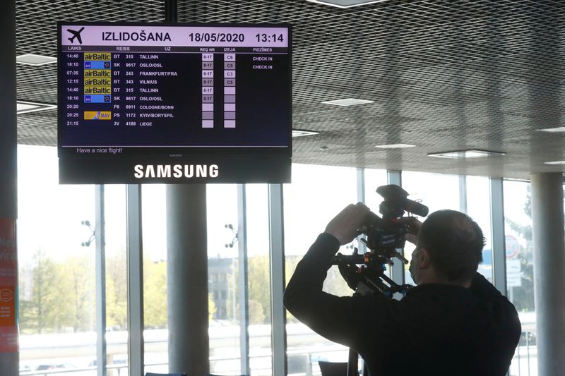 &copy; Reuters. Flights resume during coronavirus disease (COVID-19) outbreak in Riga international airport