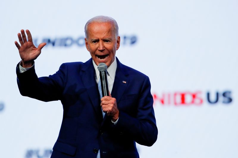 &copy; Reuters. FILE PHOTO: Democratic 2020 presidential candidates speak at the UnidosUS Annual Conference in San Diego