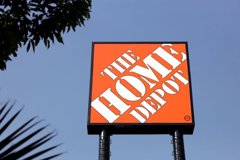 &copy; Reuters. The logo of U.S. home improvement chain Home Depot is seen in Mexico City