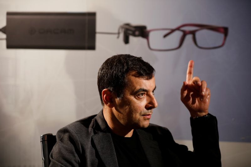 &copy; Reuters. FILE PHOTO: Amnon Shashua, co-founder of Israeli start-up Mobileye, gestures during an interview with Reuters at his second high-tech company OrCam office in Jerusalem