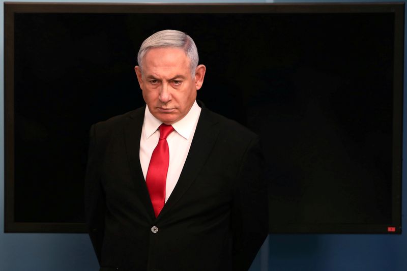 &copy; Reuters. FILE PHOTO: Israeli Prime Minister Benjamin Netanyahu delivers a speech at his Jerusalem office
