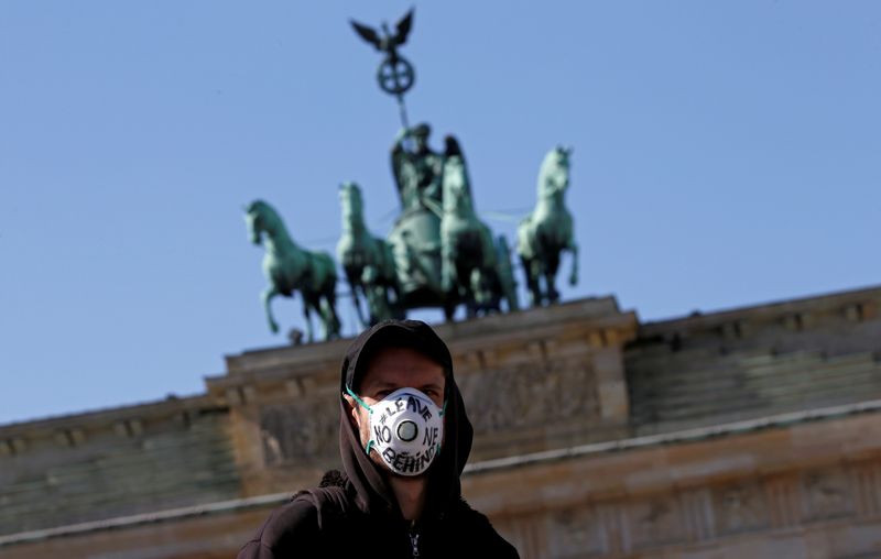 &copy; Reuters. FILE PHOTO: Coronavirus disease (COVID-19) outbreak in Berlin