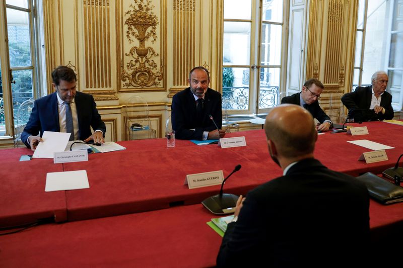 &copy; Reuters. Political party leaders meeting at the Hotel Matignon in Paris