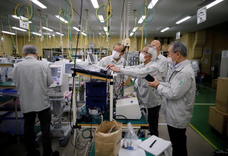 &copy; Reuters. 焦点：国産人工呼吸器増やしたい日本、現場は苦慮　日本はマスクの二の舞回避