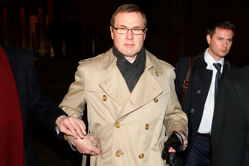 &copy; Reuters. FILE PHOTO: Former Refco Chief Executive Bennett leaves Manhattan federal court after pleading guilty to fraud in New York