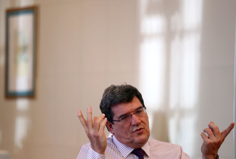 &copy; Reuters. El ministro de Seguridad Social José Luis Escrivá durante una entrevista con Reuters en el ministerio en Madrid