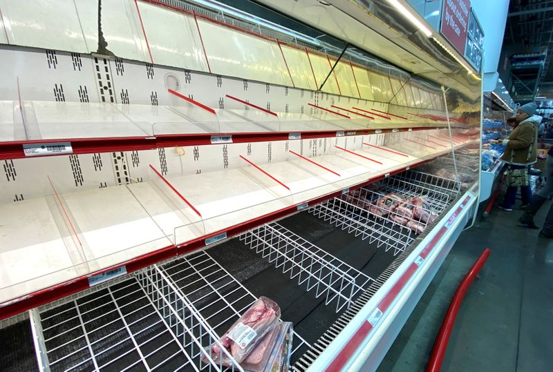 &copy; Reuters. FILE PHOTO: A near empty meat shelf is seen several minutes after the morning opening at a BJ&apos;s Wholesale Club market at the Palisades Center shopping mall in West Nyack