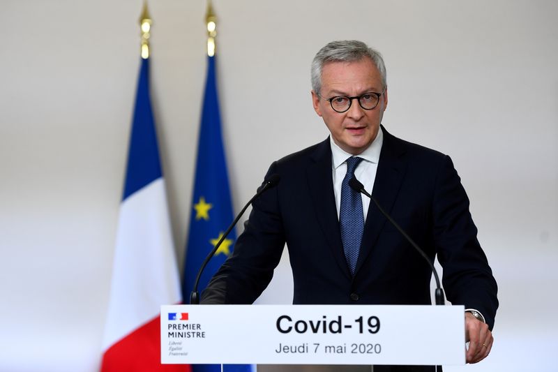 &copy; Reuters. FILE PHOTO: French PM holds presser over latest decisions on lifting of lockdown from Monday