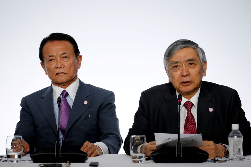 &copy; Reuters. 麻生財務相・黒田日銀総裁が会談、経済回復へ一体で対応