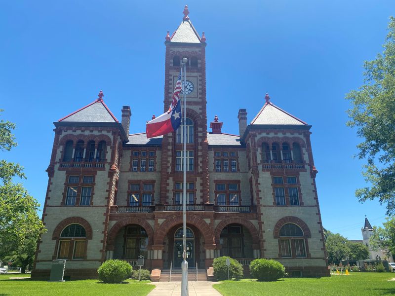 © Reuters. The DeWitt County courthouse is seen in Cuero