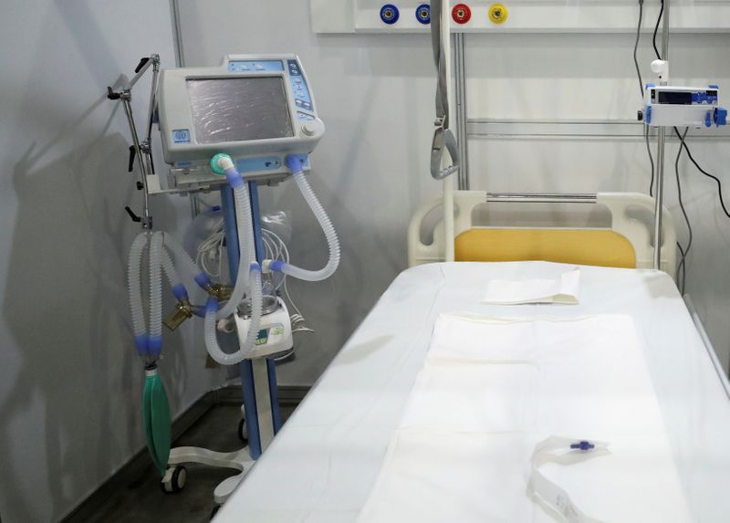 &copy; Reuters. FILE PHOTO: A view shows an Aventa-M medical ventilator inside a pavilion of an exhibition centre on the outskirts of Moscow