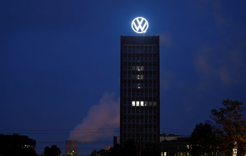 © Reuters. A new logo of German carmaker Volkswagen is unveiled at the VW headquarters in Wolfsburg