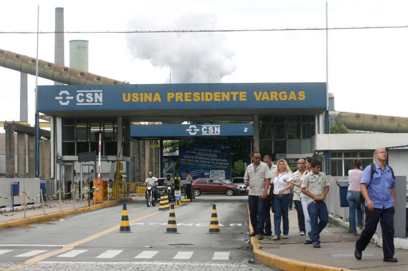 © Reuters. Usina da CSN em Volta Redonda (RJ)