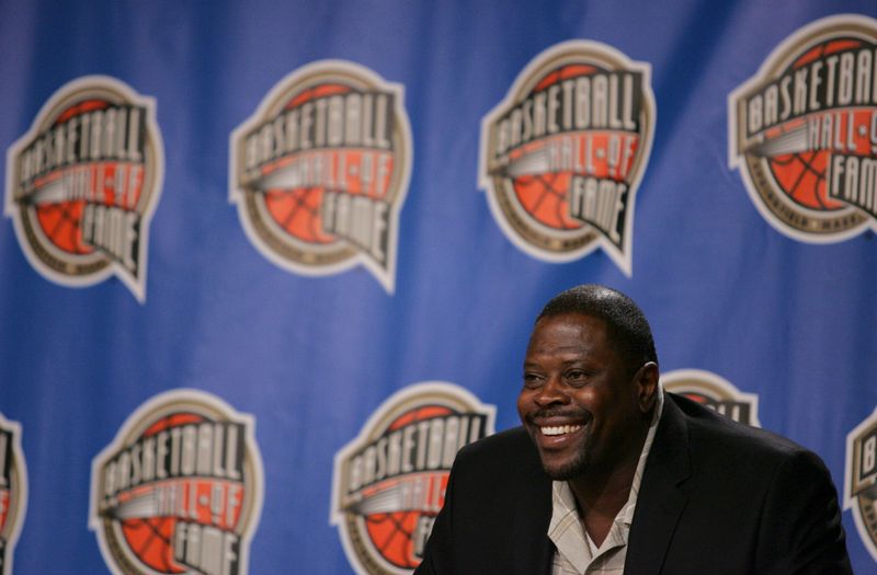 © Reuters. Former NBA player Ewing smiles during an induction news conference at the Basketball Hall of Fame in Springfield