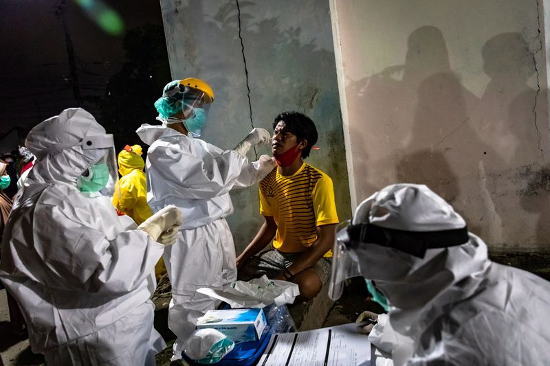 Indonesia reports 949 coronavirus new cases, 25 new deaths