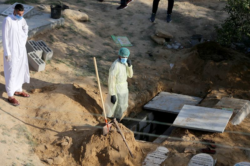 &copy; Reuters. Palestinians report first coronavirus death in Gaza