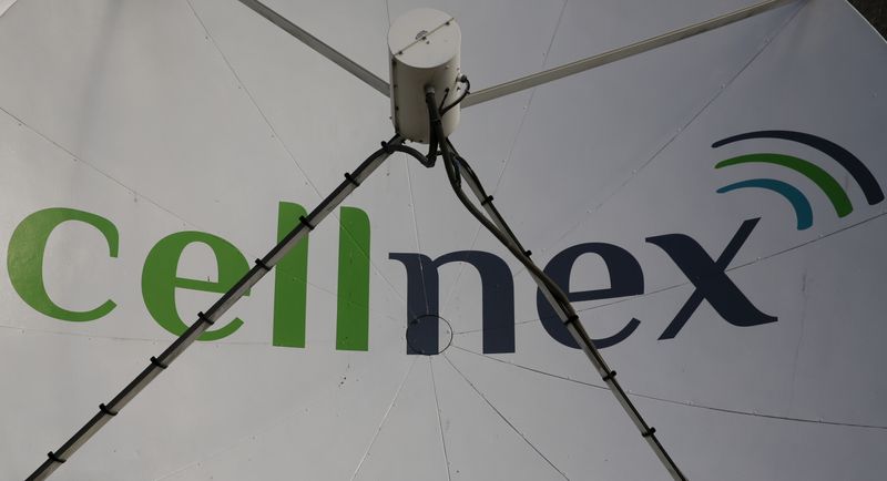 &copy; Reuters. Antenna dell&apos;operatore spagnolo di torri Cellnex a Madrid