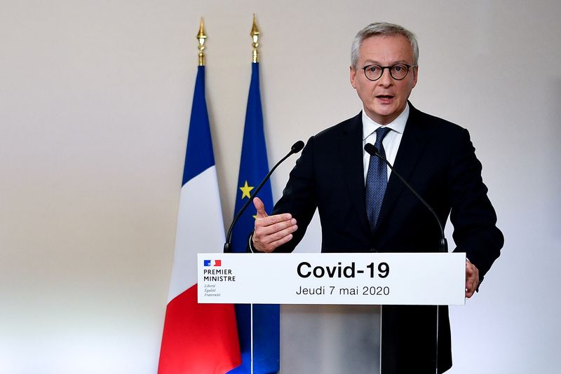 &copy; Reuters. FOTO DE ARCHIVO: El ministro de Economía y Finanzas francés Bruno Le Maire durante una presentación de los detalles del fin del confinamiento de Francia en el Hotel Matignon de París, Francia