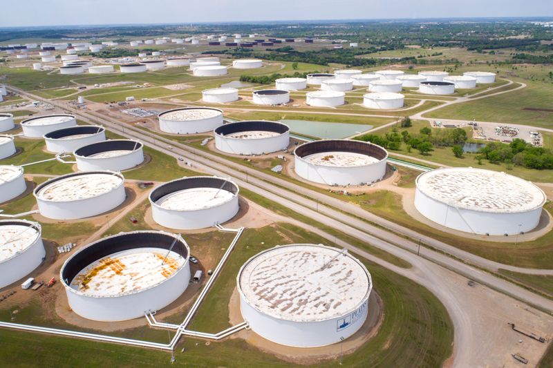 &copy; Reuters. FILE PHOTO: Crude oil storage tanks are seen in an aerial photograph at the Cushing oil hub in Oklahoma, U.S.