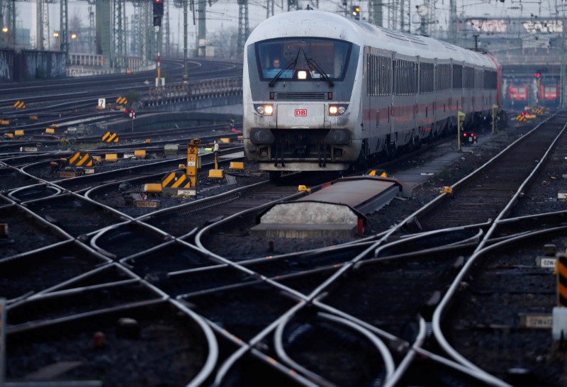 &copy; Reuters. A locomotive engine of German railway Deutsche Bahn is seen at the main train station in Frankfurt