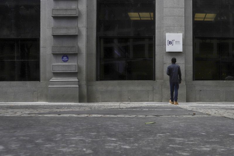 © Reuters. Vista externa da bolsa de valores de São Paulo