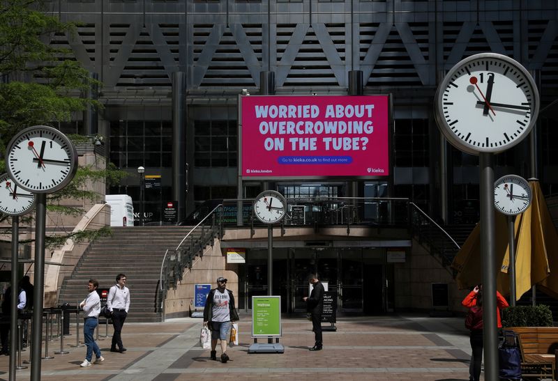 &copy; Reuters. FILE PHOTO: Outbreak of the coronavirus disease (COVID-19), in London