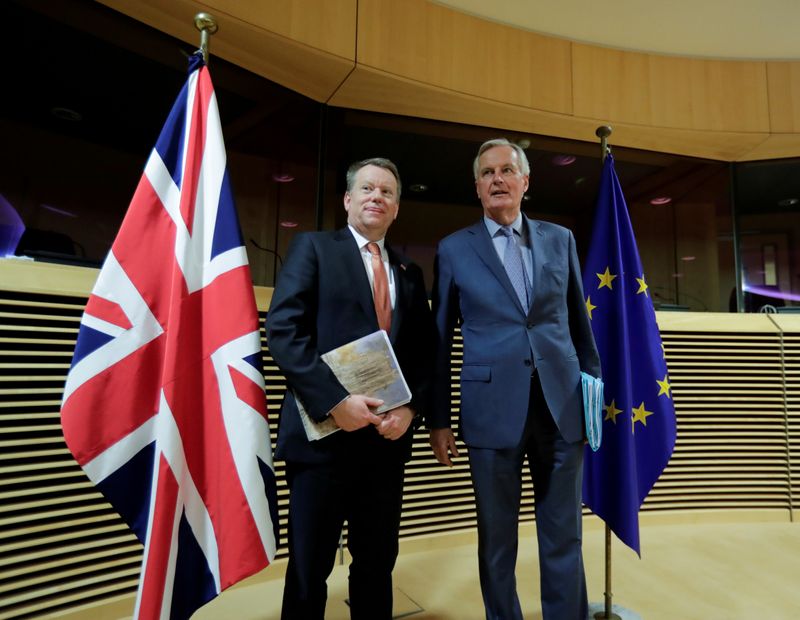 &copy; Reuters. FILE PHOTO: European Union chief Brexit negotiator Michel Barnier and British Prime Minister&apos;s Europe adviser David Frost 5 are seen at start of the first round of post -Brexit trade deal talks