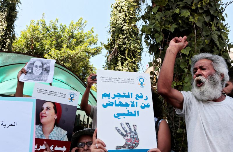 &copy; Reuters. حقوقيون مغاربة يشككون في سبب اعتقال الصحفي سليمان الريسوني