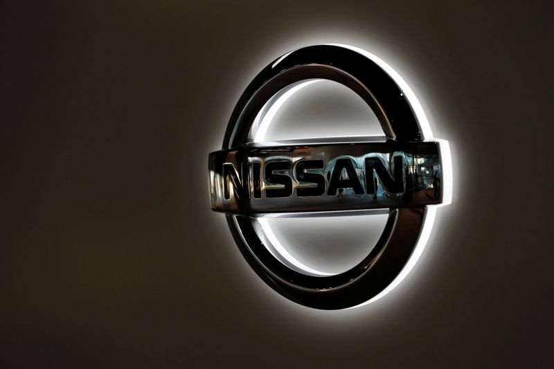 &copy; Reuters. Логотип Nissan Motor в штаб-квартите компании в Йокогаме