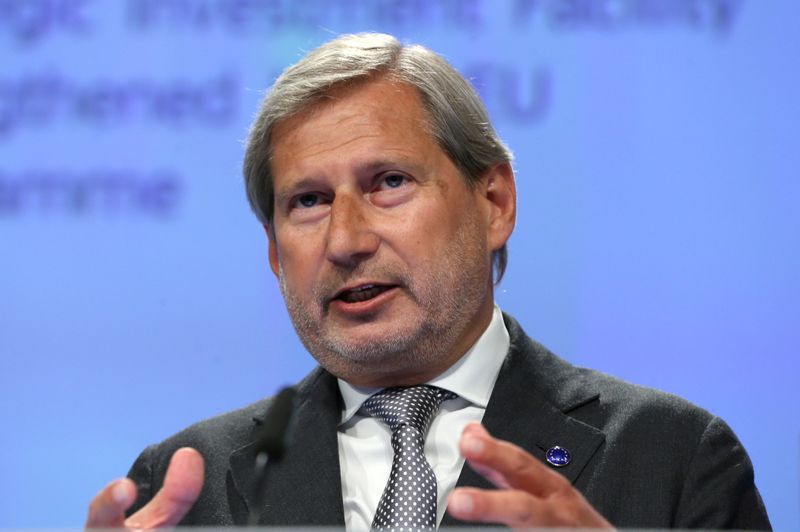 &copy; Reuters. FILE PHOTO: European Commissioner for Budget and Administration Johannes Hahn holds a news conference in Brussels