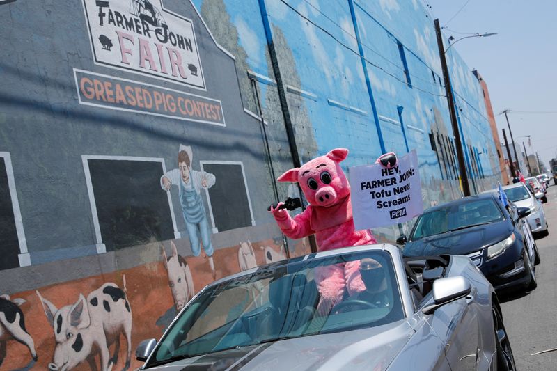 &copy; Reuters. PETA protest during COVID-19 outbreak in California