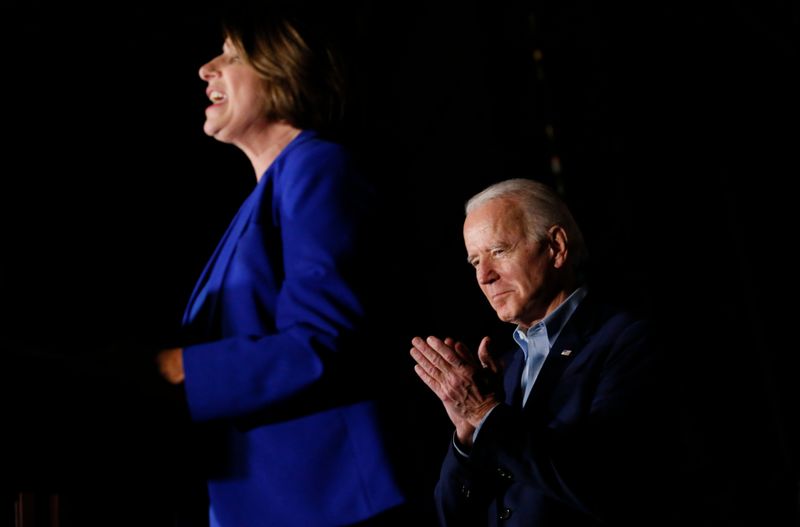 © Reuters. Former Democratic 2020 U.S. presidential candidate Klobuchar endorses former U.S. Vice President Biden's campaign for U.S. president during a campaign event in Dallas,