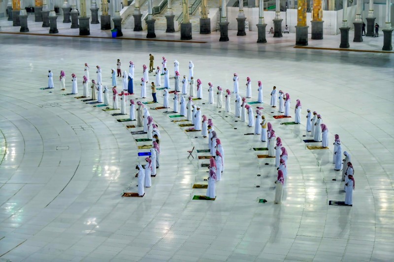 &copy; Reuters. السعودية تعيد فتح المساجد وتفرض قواعد صارمة على المصلين