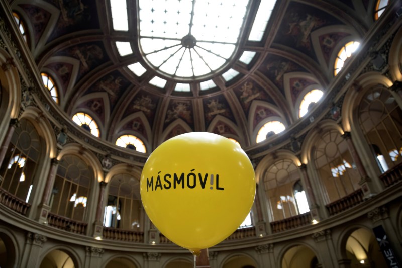&copy; Reuters. FILE PHOTO: A balloon with the MasMovil logo as the company makes its stock market debut in Madrid