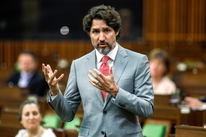 &copy; Reuters. FILE PHOTO: FILE PHOTO: Canada&apos;s Prime Minister Justin Trudeau
