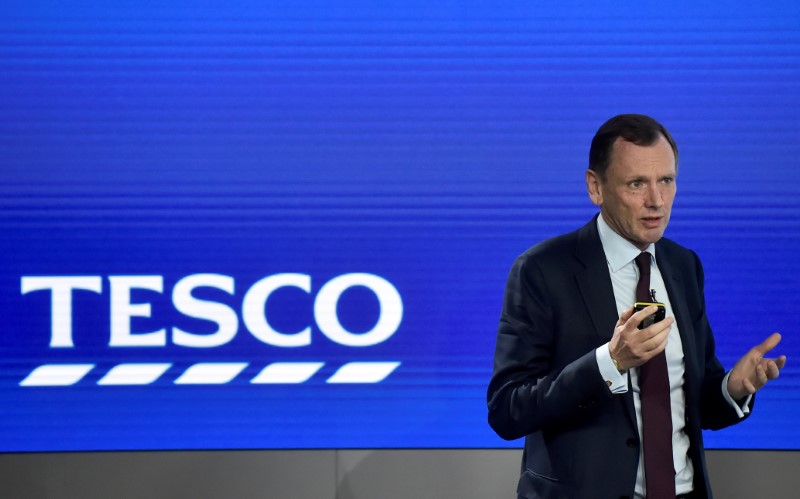 © Reuters. FILE PHOTO: Tesco Chief Financial Officer, Alan Stewart speaks at an analyst presentation in London, Britain