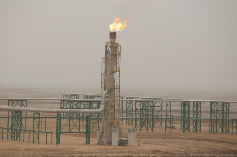 &copy; Reuters. Нефтяное месторождение Зубаир в Басре