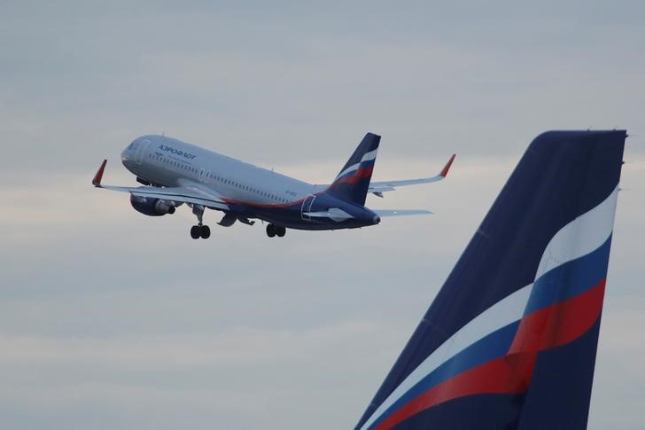 © Reuters. Лайнер Airbus A330-343 Аэрофлота вылетает из московского аэропорта Шереметьево